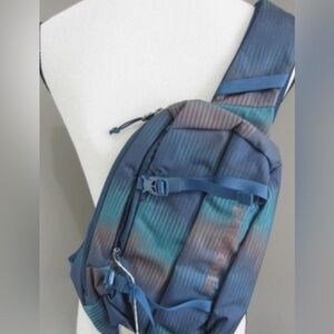 NWOT Patagonia Aurora Tidepool Atom Sling 8L Crossbody Bag